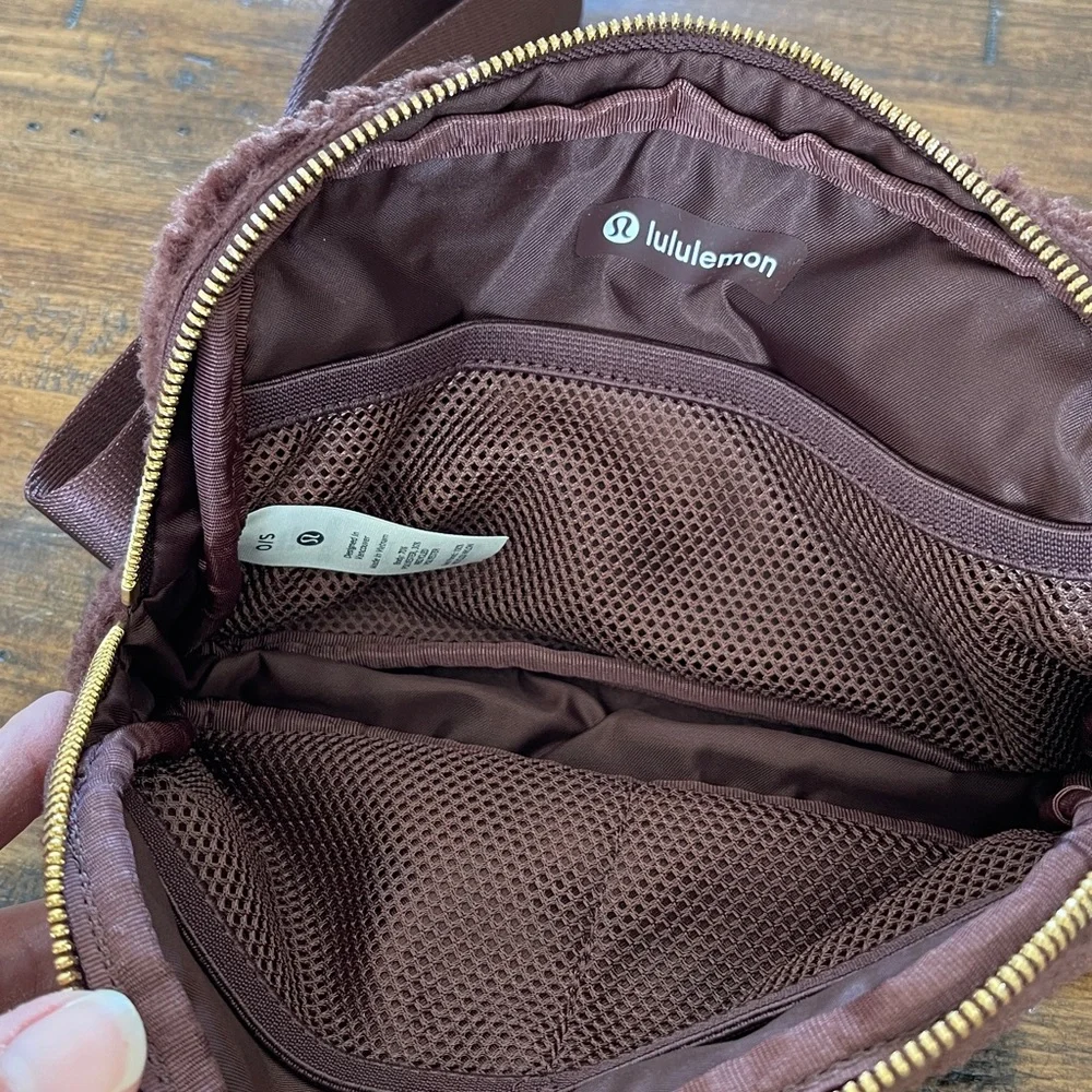 LuluLemon Fleece Everywhere Belt Bag BROWN - Picture 7 of 7